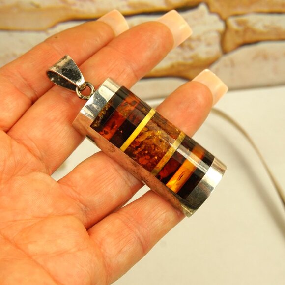 HUGE MULTI Amber PENDANT Set In 925 Silver and Placed On 925 Wide Omega Wire - Picture 6 of 11